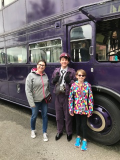 Abby & Melissa with Stan Shunpike in front of the Nightbus